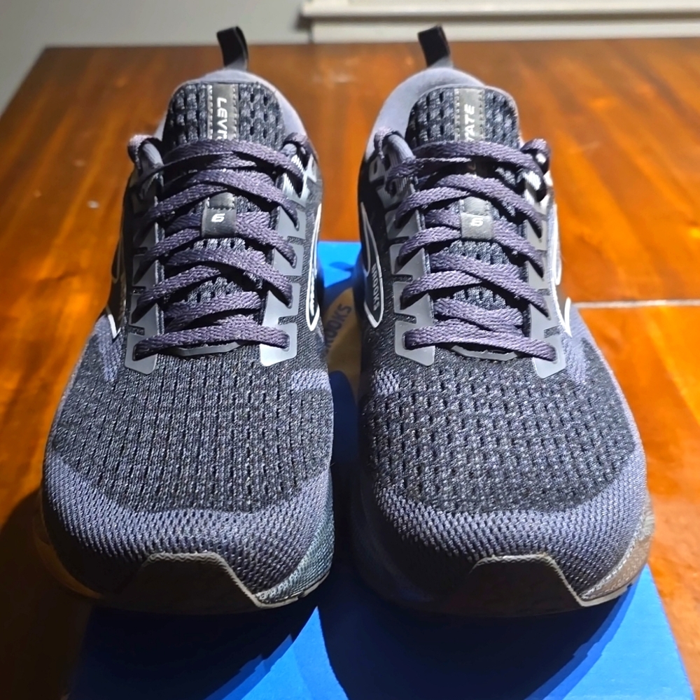 Brooks Levitate 6 Men's Running Shoes - Black and Gray